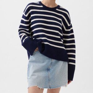 NWT GAP  24/7 Split-Hem Shrunken Sweater - Navy Ivory Stripes Medium
